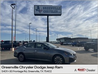 Used 2024 Nissan Altima 2.5 SV image 1