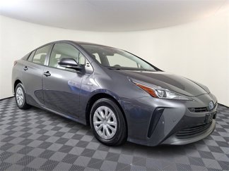 Used 2022 Toyota Prius LE image 1