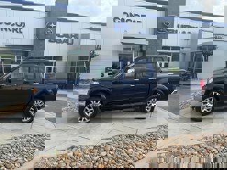 Used 2011 Nissan Frontier SL image 1
