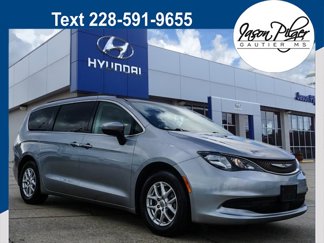 Used 2021 Chrysler Voyager Lxi image 1