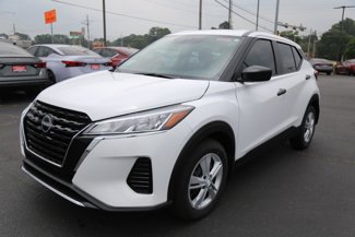 New 2025 Nissan Kicks Play S image 1