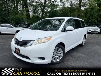 Used 2011 Toyota Sienna LE image 1