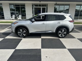 Used 2023 Nissan Rogue SL image 1