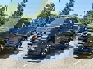 Used 2015 GMC Canyon SLE w/ All-Terrain Adventure Package image 1
