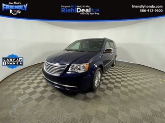 Used 2016 Chrysler Town & Country Touring-L image 1