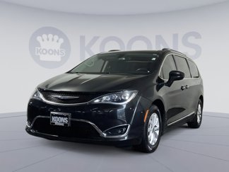 Used 2018 Chrysler Pacifica Touring-L image 1