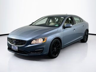 Used 2017 Volvo S60 T5 Inscription image 1