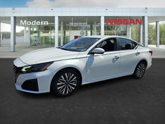 Certified 2023 Nissan Altima 2.5 SV image 1
