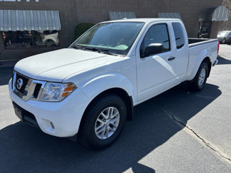Used 2015 Nissan Frontier SV image 1