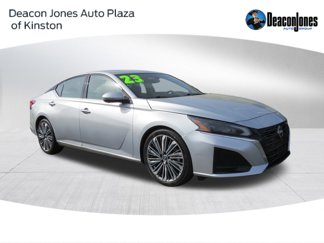 Used 2023 Nissan Altima 2.5 SL image 1