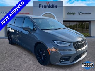 Used 2022 Chrysler Pacifica Touring-L w/ S Appearance Package image 1