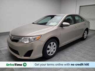 Used 2014 Toyota Camry LE image 1