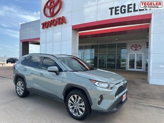 Used 2020 Toyota RAV4 XLE Premium image 1