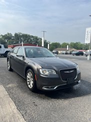 Used 2018 Chrysler 300 Limited w/ Safetytec Plus Group image 1