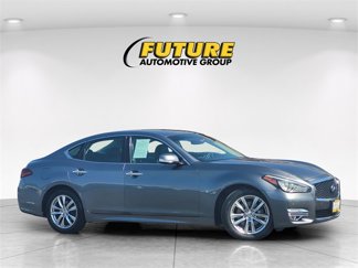 Used 2018 INFINITI Q70 Luxe image 1