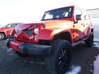 Used 2017 Jeep Wrangler Unlimited Sahara w/ Connectivity Group image 1