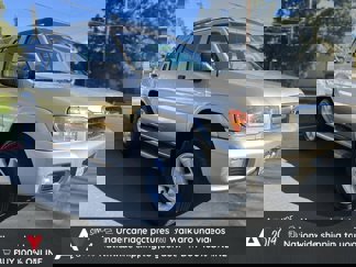 Used 2002 Nissan Pathfinder SE image 1