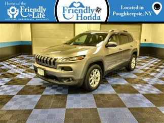 Used 2018 Jeep Cherokee Latitude w/ Cold Weather Group image 1