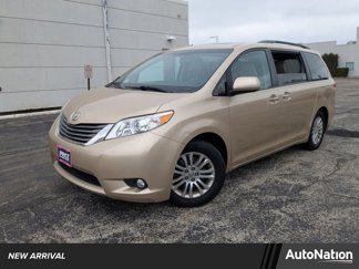 Used 2013 Toyota Sienna XLE image 1