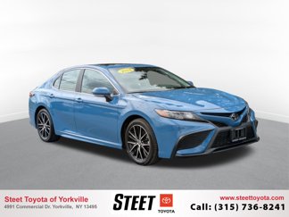 Used 2024 Toyota Camry SE image 1