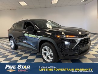 New 2025 Chevrolet Trax LS w/ LS Convenience Package image 1