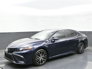 Used 2022 Toyota Camry SE image 1