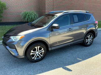 Used 2016 Toyota RAV4 LE image 1