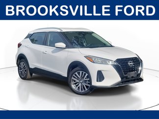 Used 2024 Nissan Kicks SV image 1