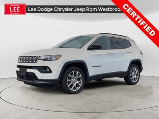 Used 2022 Jeep Compass Latitude image 1