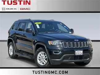 Used 2020 Jeep Grand Cherokee Laredo image 1