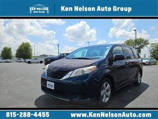 Used 2011 Toyota Sienna LE image 1