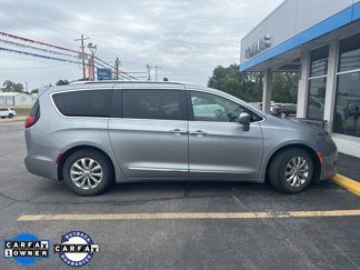 Used 2018 Chrysler Pacifica Touring-L image 1