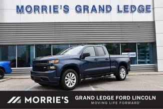 Used 2021 Chevrolet Silverado 1500 Custom image 1