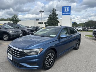 Used 2019 Volkswagen Jetta SE w/ Cold Weather Package image 1