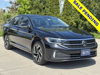 Certified 2022 Volkswagen Jetta SEL image 1