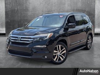 Used 2017 Honda Pilot Touring image 1