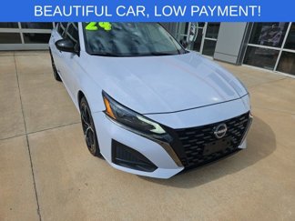 Used 2024 Nissan Altima 2.5 SR image 1