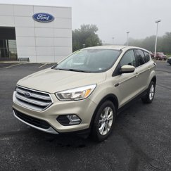 Used 2017 Ford Escape SE w/ SE Cold Weather Package image 1