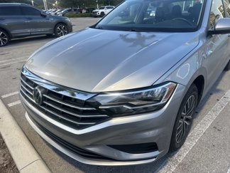 Used 2021 Volkswagen Jetta SE w/ SE Cold Weather Package image 1