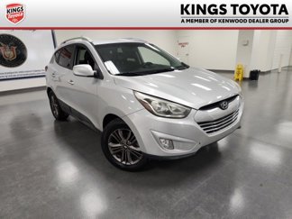 Used 2015 Hyundai Tucson SE image 1