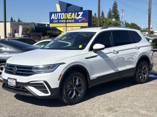 Used 2022 Volkswagen Tiguan SE image 1