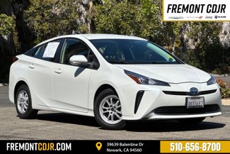 Used 2019 Toyota Prius L Eco image 1