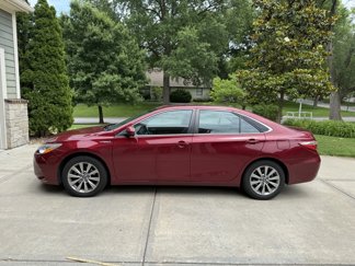 Used 2016 Toyota Camry XLE image 1