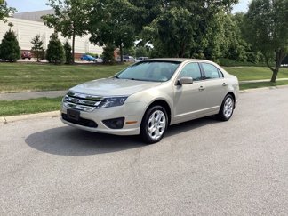 Used 2010 Ford Fusion SE image 1