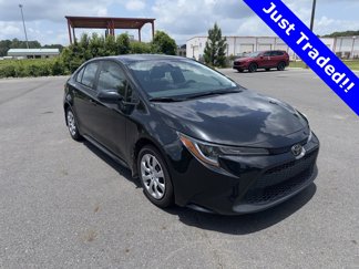 Used 2022 Toyota Corolla LE image 1