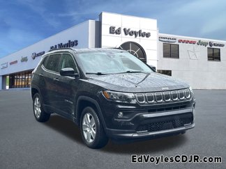 Used 2022 Jeep Compass Latitude image 1