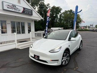 Used 2022 Tesla Model Y Long Range image 1