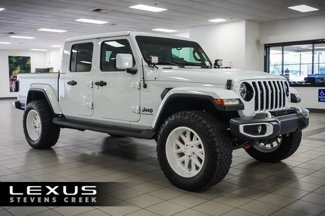 Used 2023 Jeep Gladiator Overland image 1
