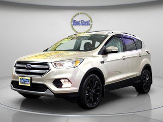 Used 2017 Ford Escape Titanium image 1