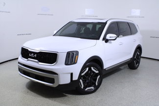 Used 2023 Kia Telluride EX w/ EX Captain's Chair Package image 1